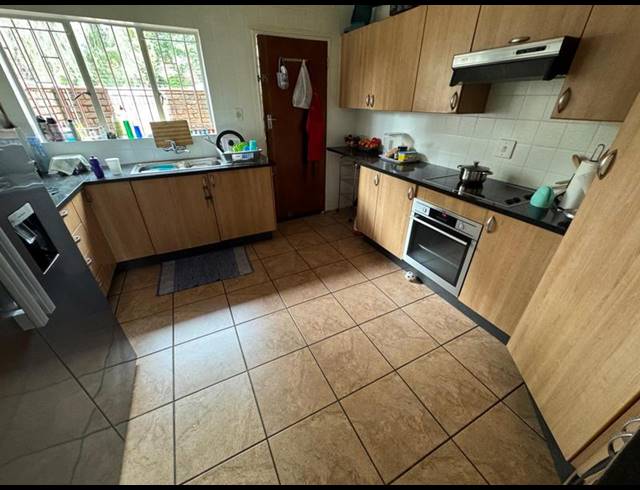 3 BEDROOM TOWNHOUSE FOR SALE IN BIRCHLEIGH NORTH